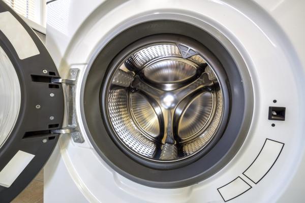 How to drain a washing machine